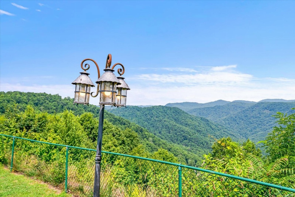 Early Blue Motel Main image