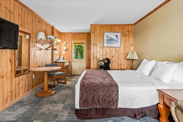 Early Blue Motel Main image